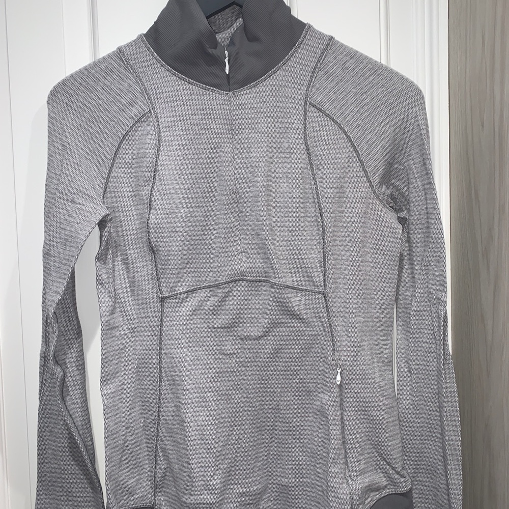 Lululemon long sleeve workout top